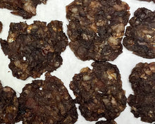 Load image into Gallery viewer, 8oz  DEHYDRATED:       BEEF and FISH  Paties.